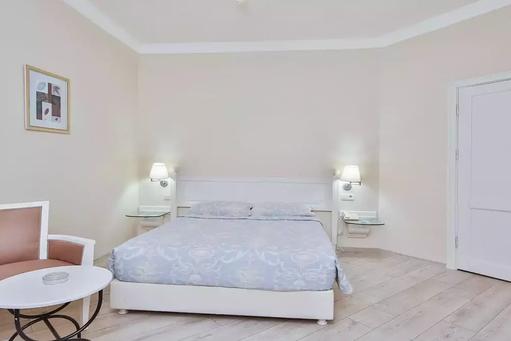 Standart Kara Manzaralı Oda